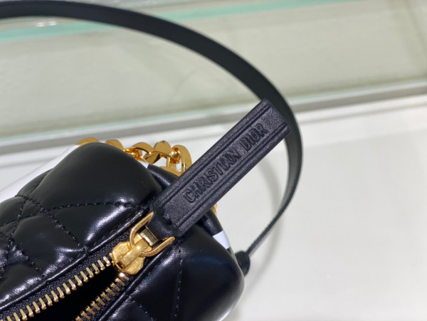 D*or medium vibe hobo bag