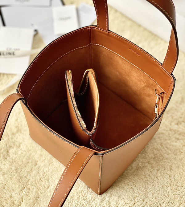 Ce**e cube bag cuir triomphe