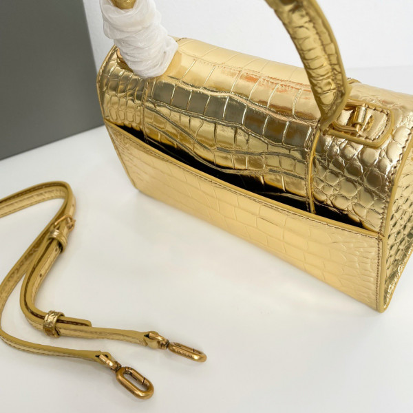 Ba*len*cia*ga hourglass