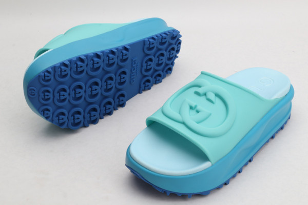 G*u*i slide with interlocking g