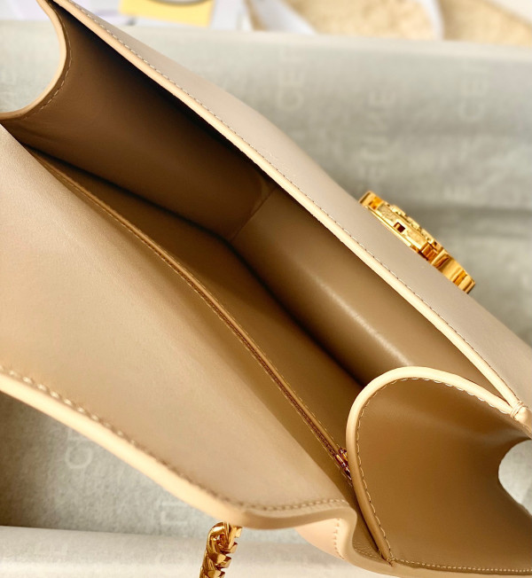 Ce**e chain besace triomphe