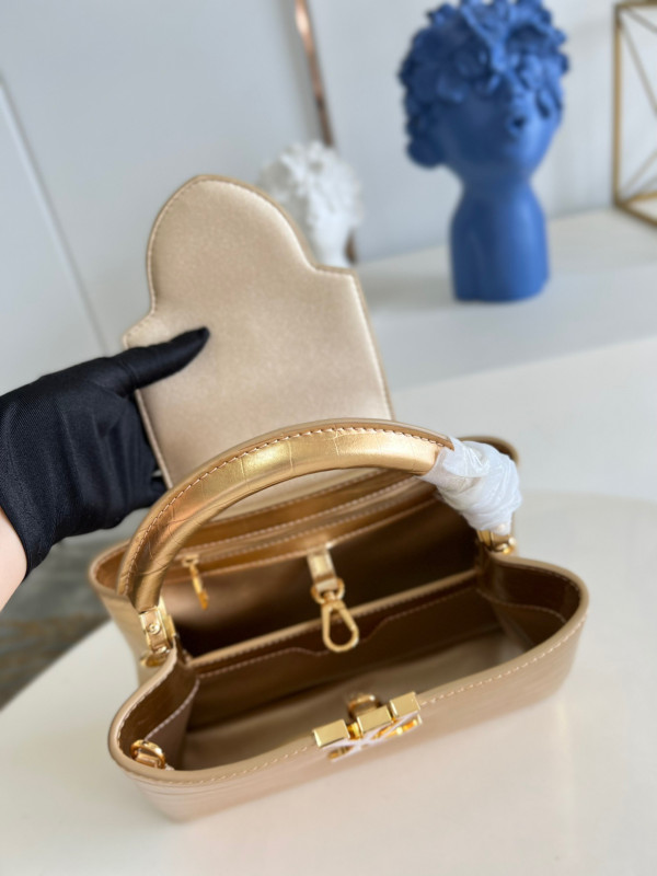 l**is V*t*n capucines bb