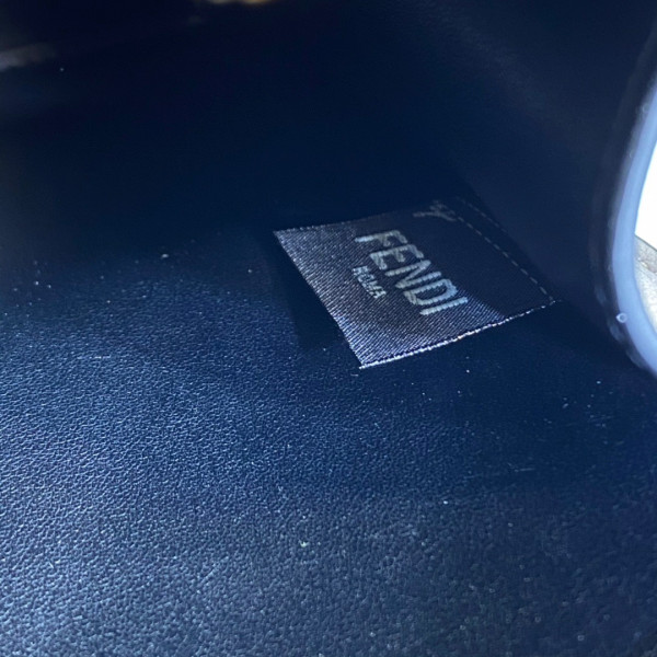 F**di peekaboo iseeu small-27x21x11cm