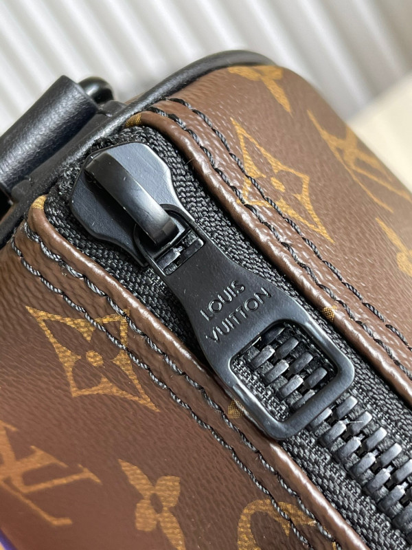 l**is V*t*n keepall xs