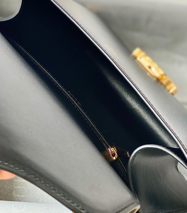 Ce**e chain besace triomphe