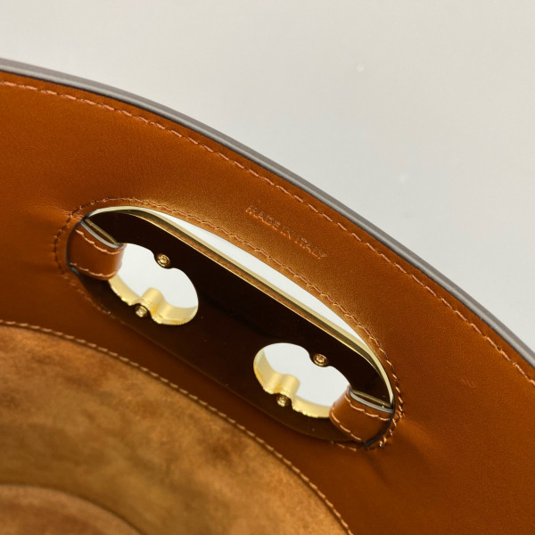 Ce**e bucket maillon