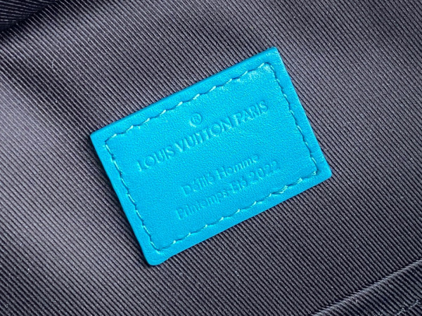 l**is V*t*n wheel box