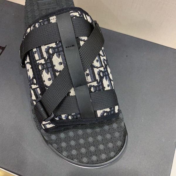 D*or alpha sandal