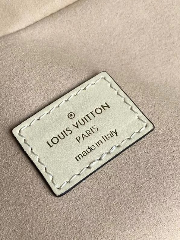 l**is V*t*n vanity pm