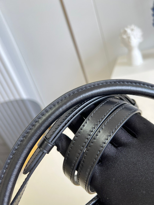 l**is V*t*n petit bucket