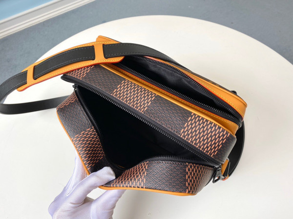 l**is V*t*n messager bag