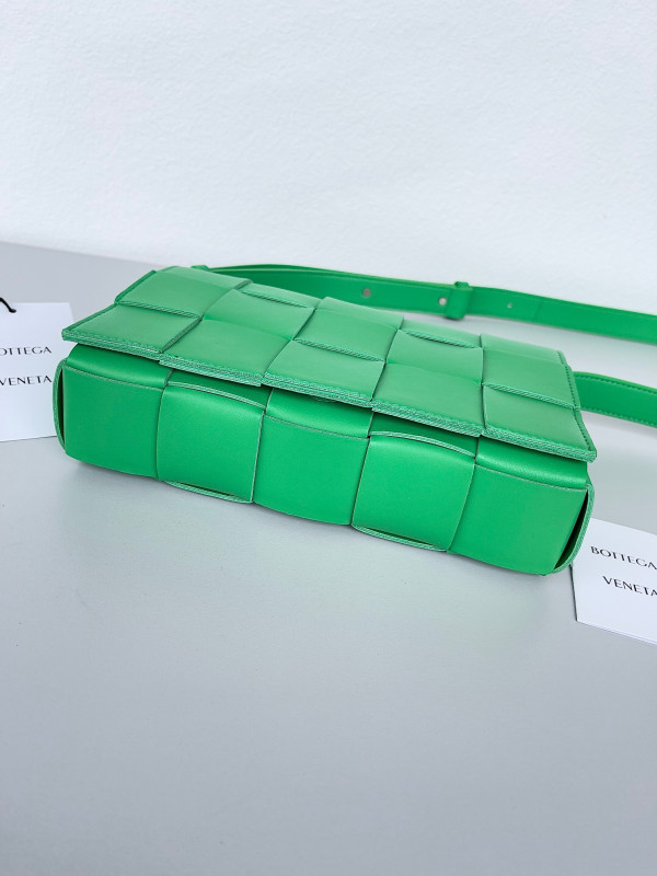 Bo*te*ga ve*ne*ta cassette