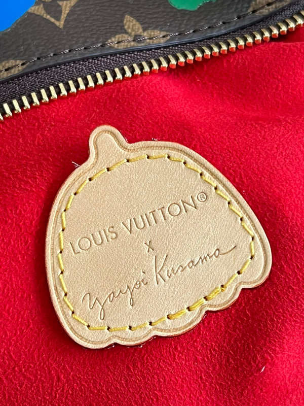 l**is V*t*n side trunk mm