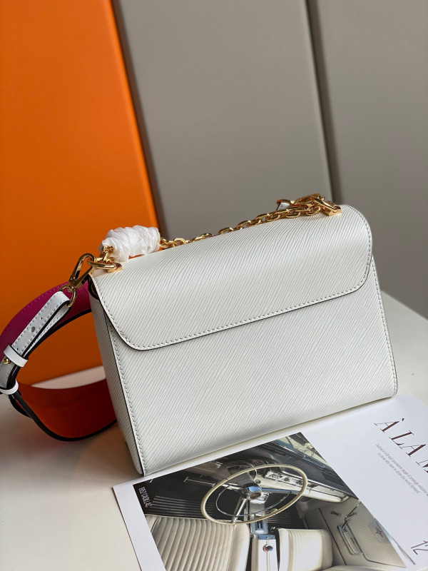 l**is V*t*n twist mm