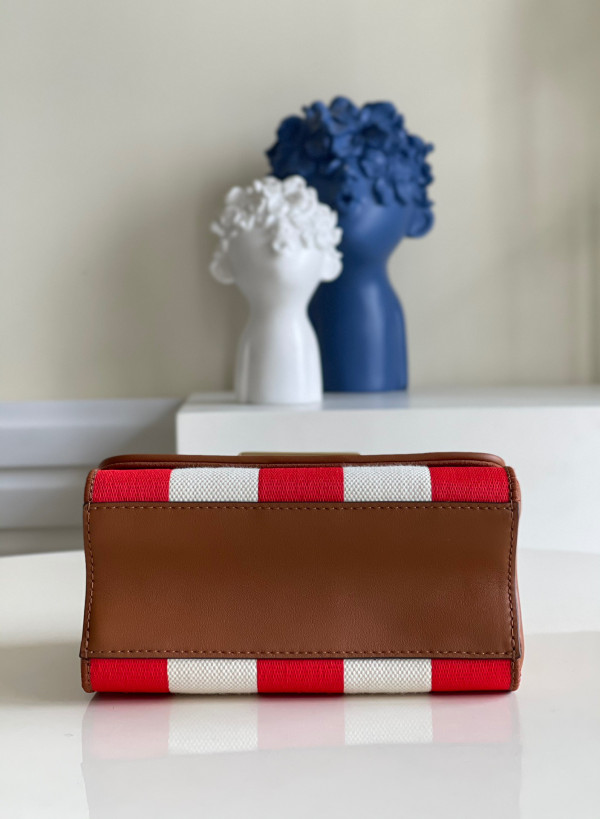 l**is V*t*n twist pm