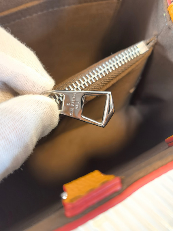 l**is V*t*n marelle tote bb