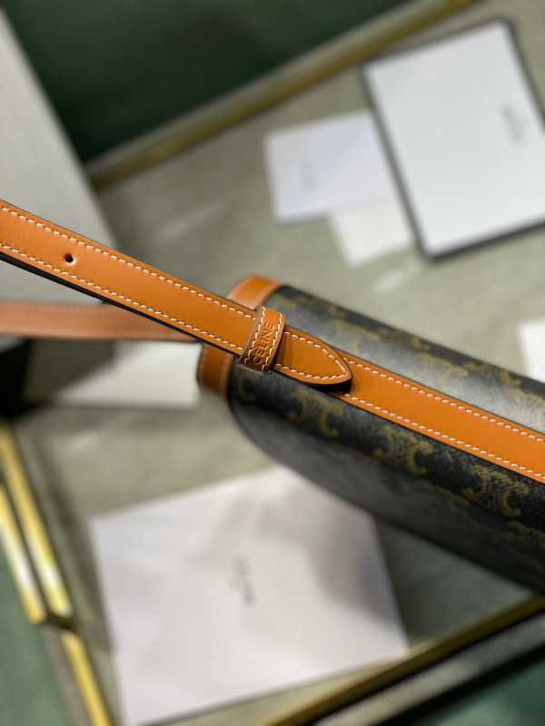 Ce**e teen besace triomphe