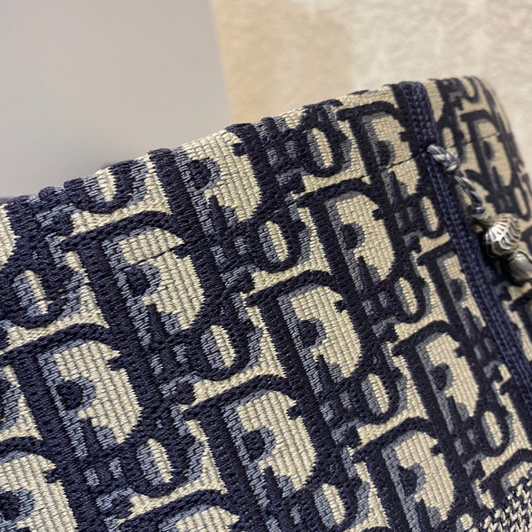 D*or d-bubble bucket bag