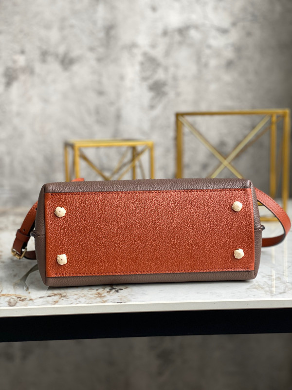 l**is V*t*n lockme ever bb