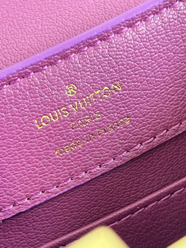 l**is V*t*n capucines mini