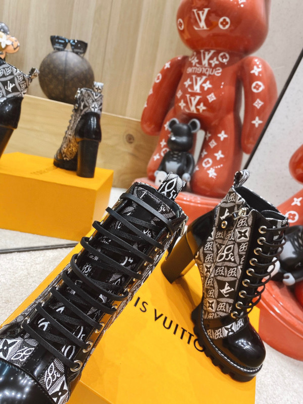 l**is V*t*n star trail ankle boot 8cm