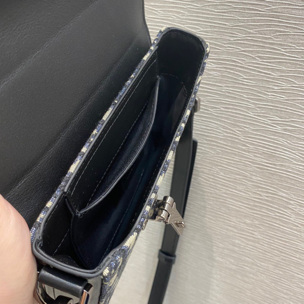 D*or messenger pouch