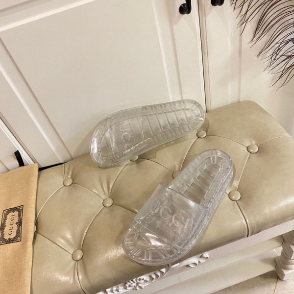 G*u*i slide with G*u*i logo