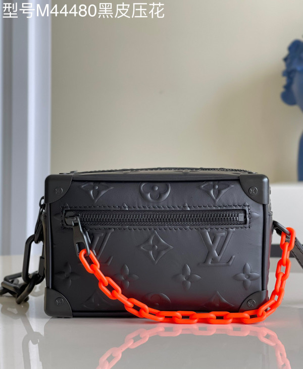 l**is V*t*n mini soft trunk