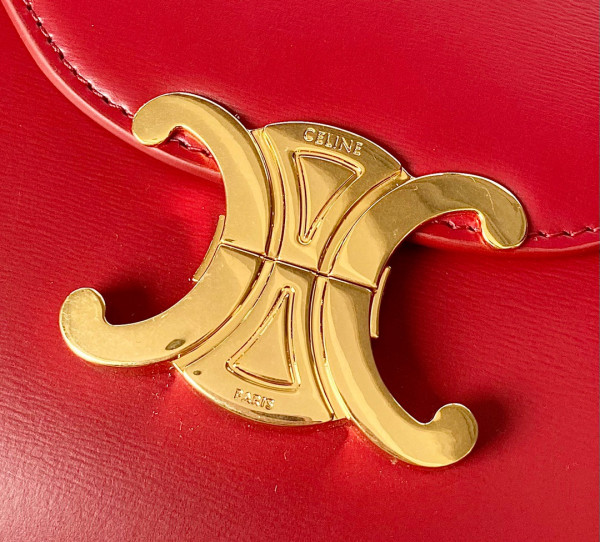 Ce**e chain besace triomphe