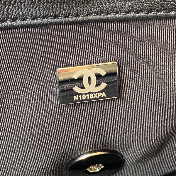 CL 19 FLAP BAG 26cm/30cm