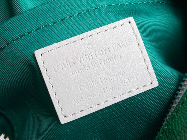 l**is V*t*n mini soft trunk