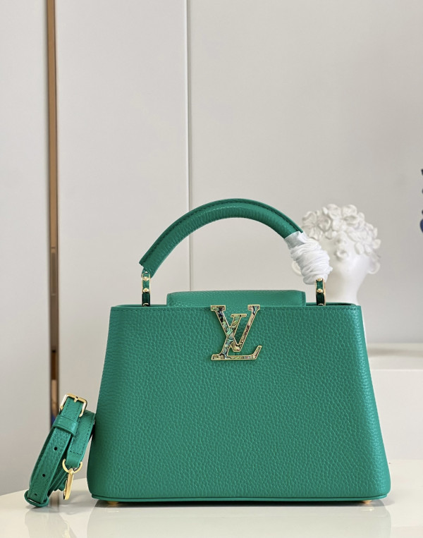 l**is V*t*n capucines bb