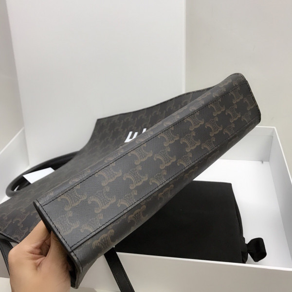 Ce**e small cabas vertical in triomphe canvas