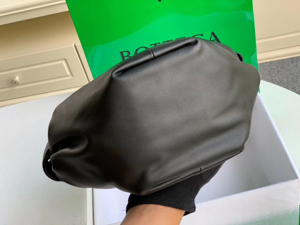 Bo*te*ga ve*ne*ta mini double knot