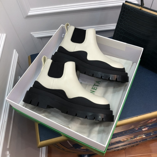 Bo*te*ga ve*ne*ta tire