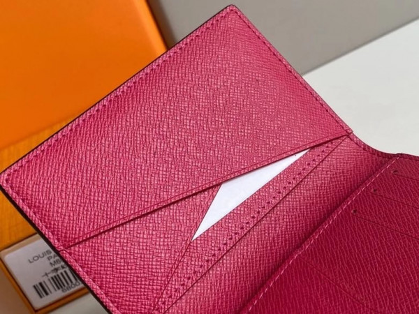 l**is V*t*n pocket organizer