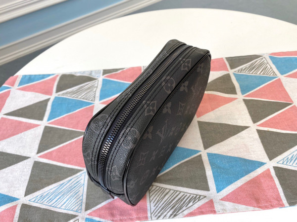 l**is V*t*n toiletry pouch pm