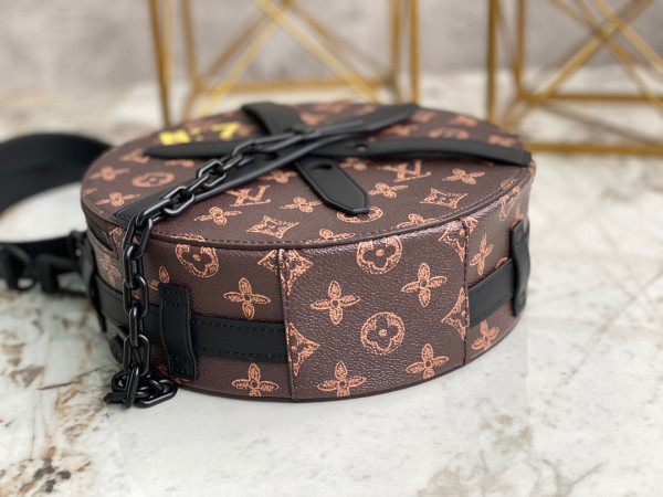 l**is V*t*n wheel box