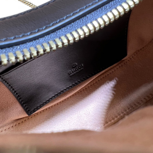 G*u*i gg marmont half-moon-shaped mini bag