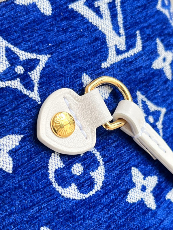 l**is V*t*n neverfull mm