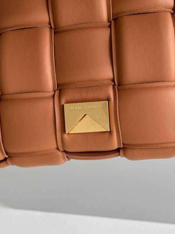 Bo*te*ga ve*ne*ta cassette