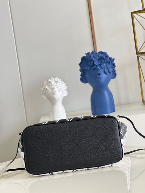 l**is V*t*n neverfull mm