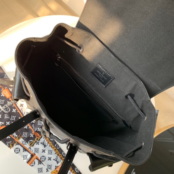 l**is V*t*n christopher pm