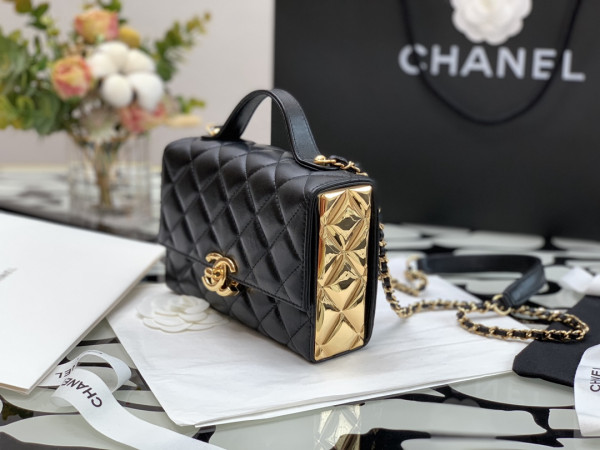 CL MINI FLAP BAG WITH HANDLE