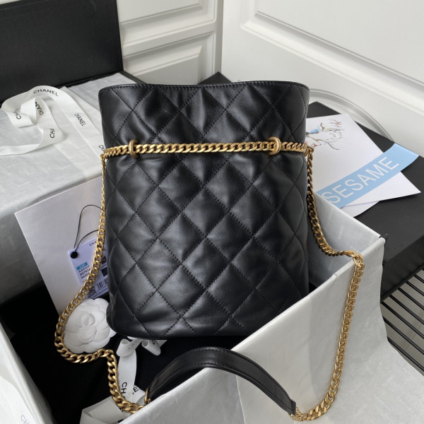 CL BUCKET BAG