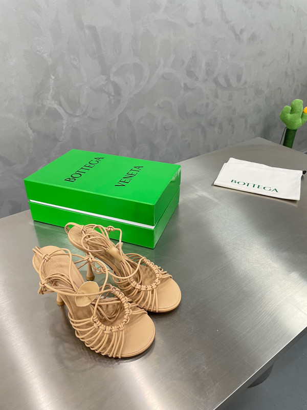 Bo*te*ga ve*ne*ta dot