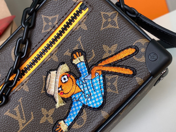 l**is V*t*n soft trunk