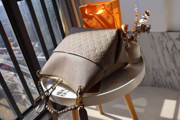 l**is V*t*n maida hobo