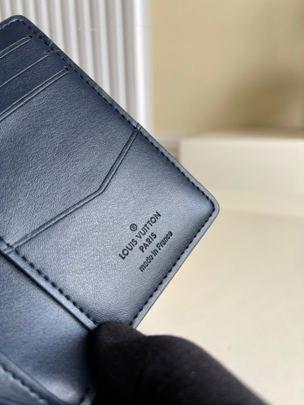 l**is V*t*n pocket organizer