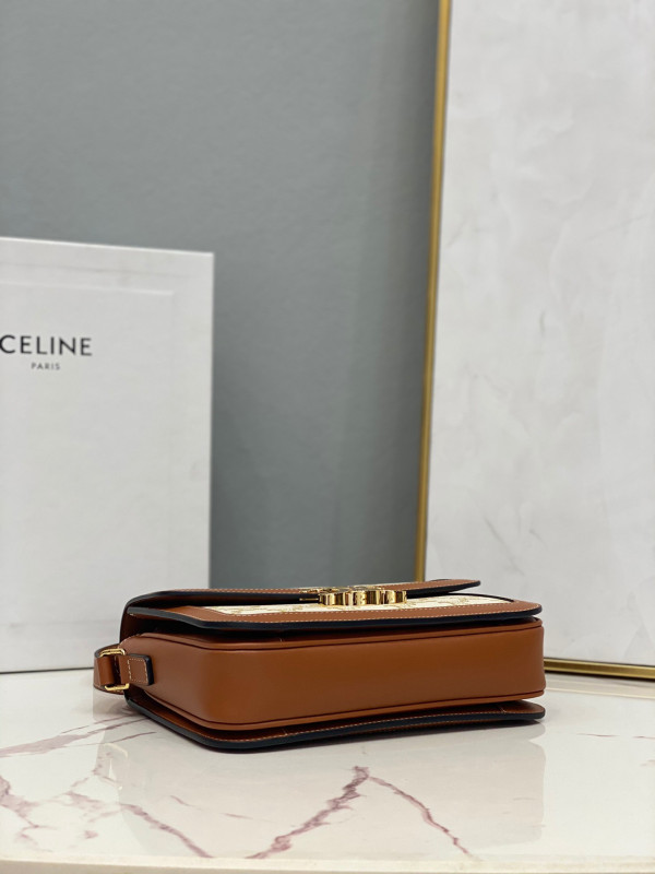 Ce**e medium triomphe bag